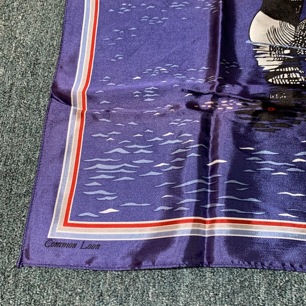 SKEMO/CANADA Vintage Purple Acetate Scarf with Loon Design by Eleanor Paine - Picture 4 of 8